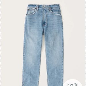 A&F All Day Comfort Stretch Denim | Online Exclusive

High Rise Mom Jeans